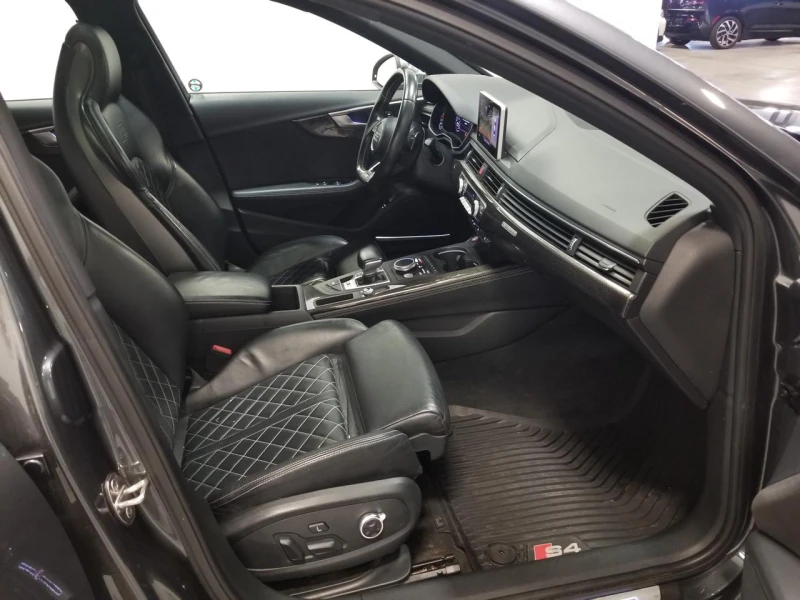 Audi S4 Technik* B&O* Carbon* Virtual* Масаж* 360* Подгрев, снимка 6 - Автомобили и джипове - 52317763