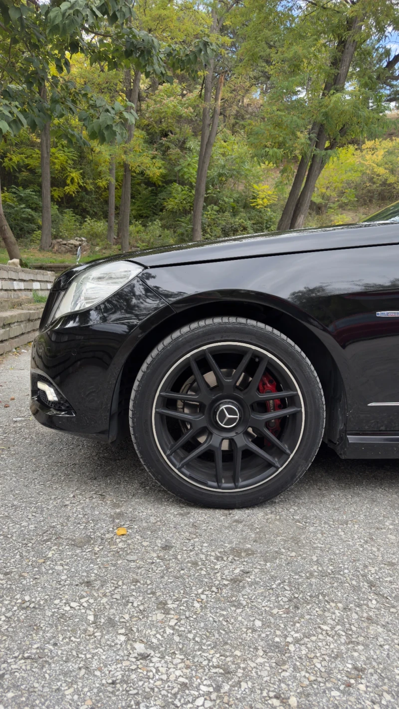 Mercedes-Benz E 220, снимка 16 - Автомобили и джипове - 52423388