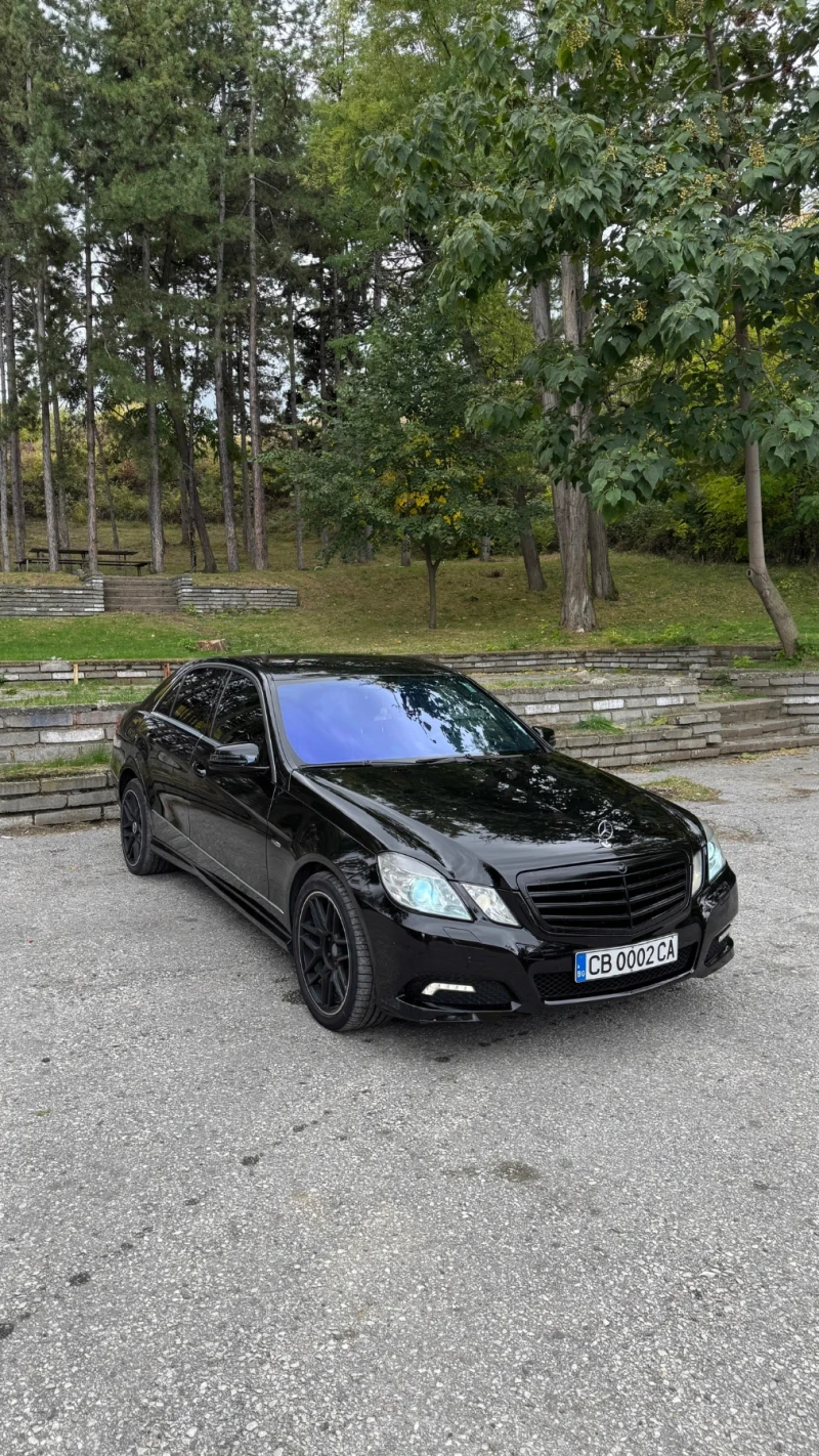 Mercedes-Benz E 220, снимка 4 - Автомобили и джипове - 52423388