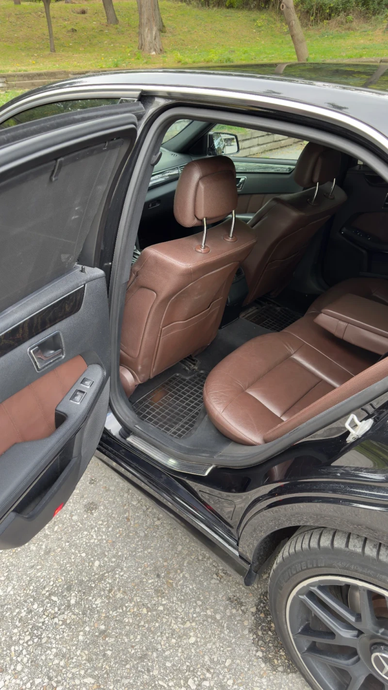 Mercedes-Benz E 220, снимка 17 - Автомобили и джипове - 52423388