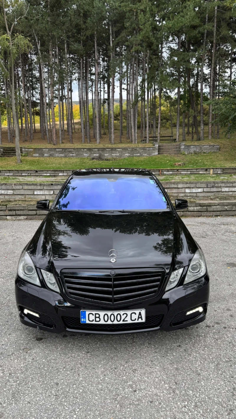 Mercedes-Benz E 220, снимка 3 - Автомобили и джипове - 52423388