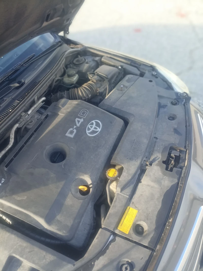 Toyota Avensis, снимка 10 - Автомобили и джипове - 52592362