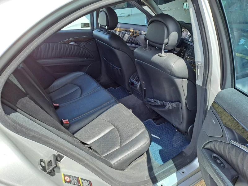 Mercedes-Benz E 320, снимка 9 - Автомобили и джипове - 53098434