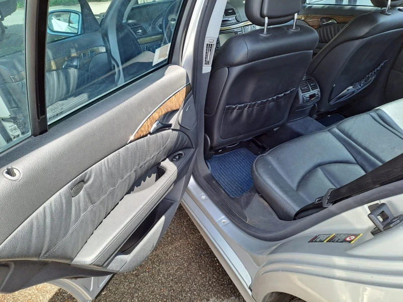 Mercedes-Benz E 320, снимка 10 - Автомобили и джипове - 53098434