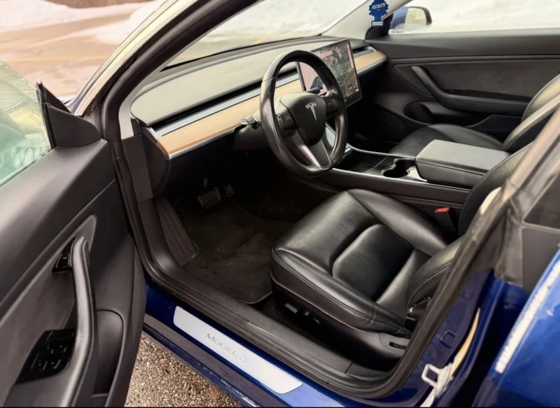 Tesla Model 3 LONG RANGE * * DUAL MOTOR * * AWD * * CARFAX * * , снимка 8 - Автомобили и джипове - 53215369