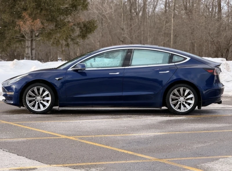 Tesla Model 3 LONG RANGE * * DUAL MOTOR * * AWD * * CARFAX * * , снимка 6 - Автомобили и джипове - 53215369