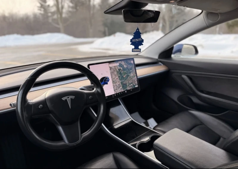 Tesla Model 3 LONG RANGE * * DUAL MOTOR * * AWD * * CARFAX * * , снимка 12 - Автомобили и джипове - 53215369