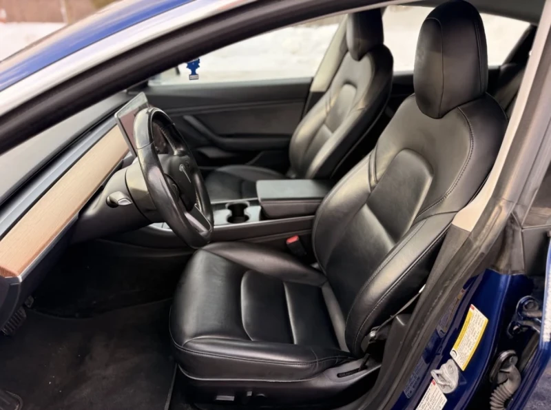 Tesla Model 3 LONG RANGE * * DUAL MOTOR * * AWD * * CARFAX * * , снимка 7 - Автомобили и джипове - 53215369