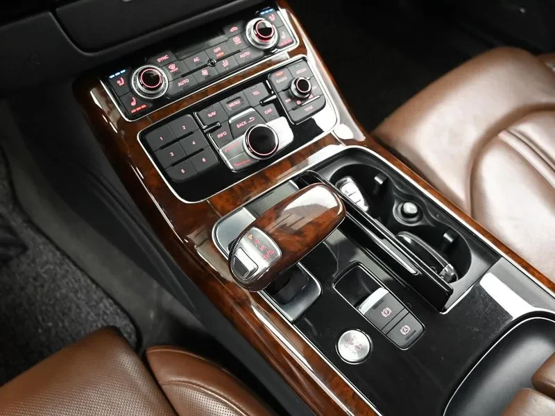 Audi A8, снимка 9 - Автомобили и джипове - 54188609