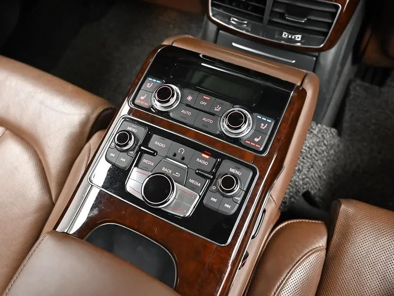 Audi A8, снимка 16 - Автомобили и джипове - 54188609