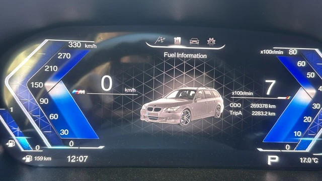 BMW 525 i / Full екстри / Дигитално табло