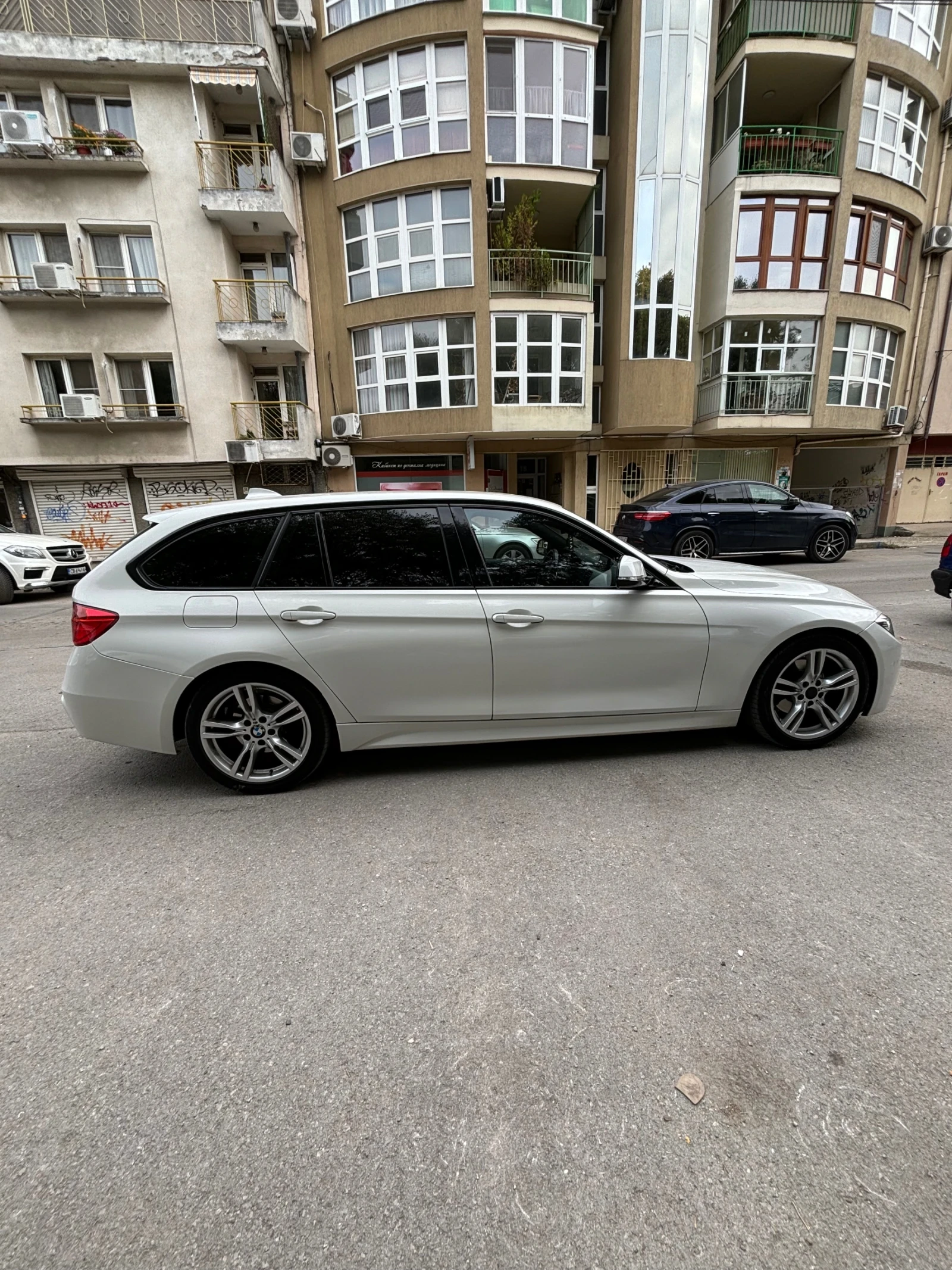 BMW 320 320D M-Packet/Head-up/Harman Kardon  - изображение 4