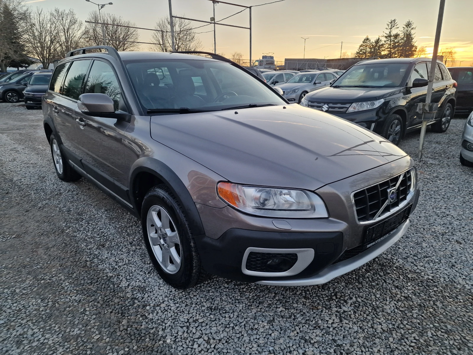 Volvo Xc70 2.4D-185k.s-NAVI-4x4-D5-РЪЧКА-6ск-FULL - изображение 3