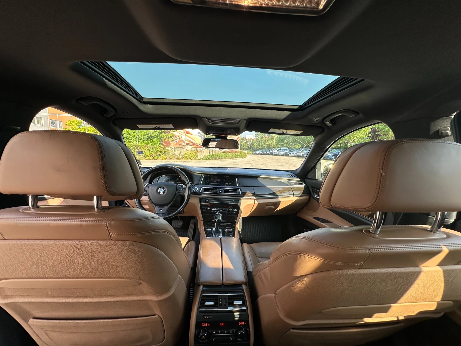 BMW 750  - изображение 7