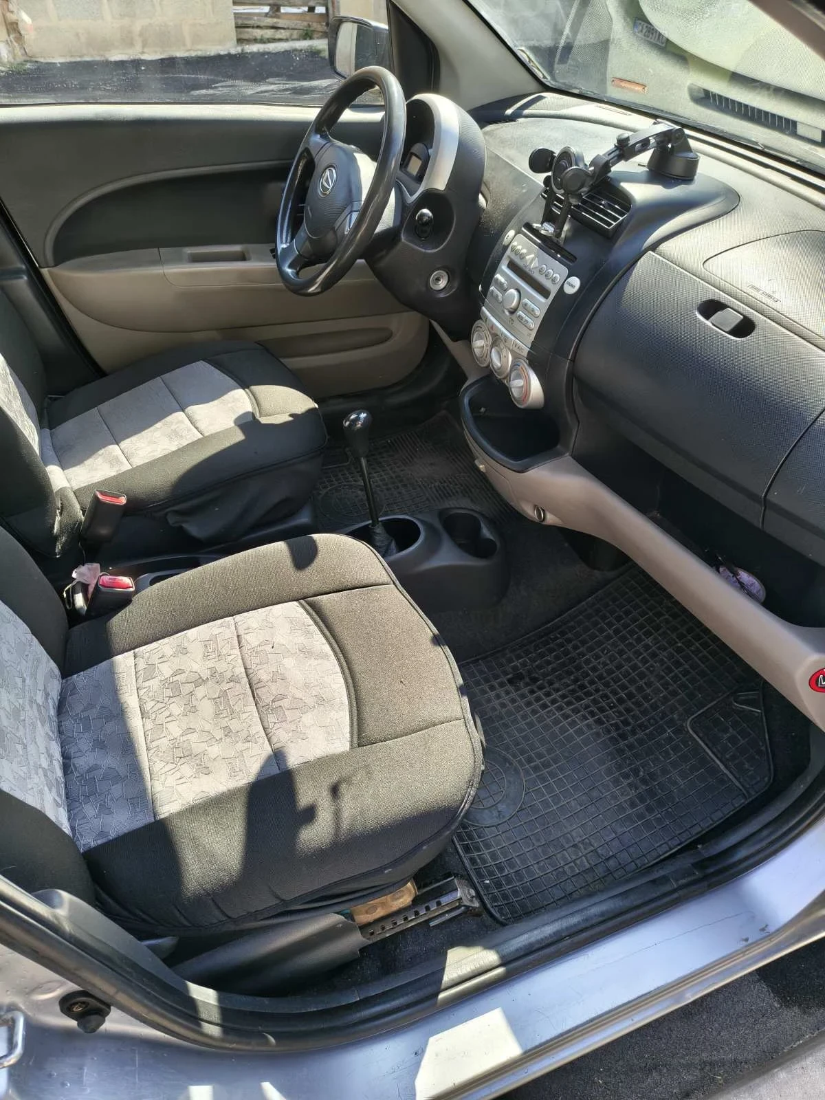 Daihatsu Sirion GAS BENZIN - изображение 5