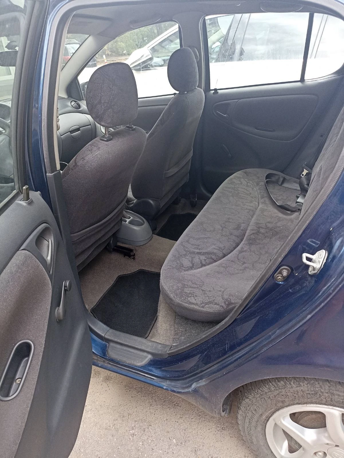 Toyota Yaris 1.4 D-4D - изображение 4