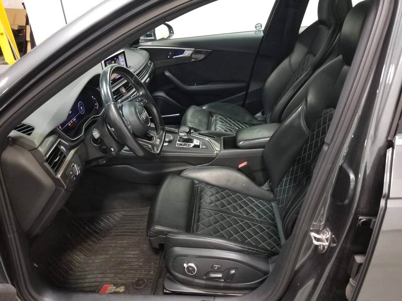 Audi S4 Technik* B&O* Carbon* Virtual* Масаж* 360* Подгрев - изображение 5