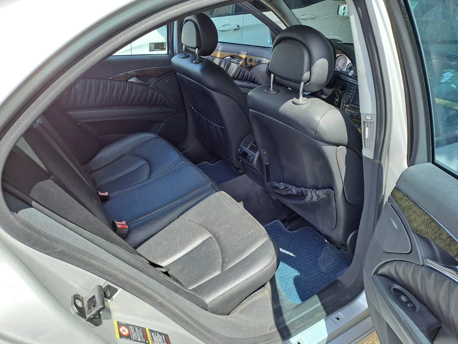 Mercedes-Benz E 320  - изображение 9