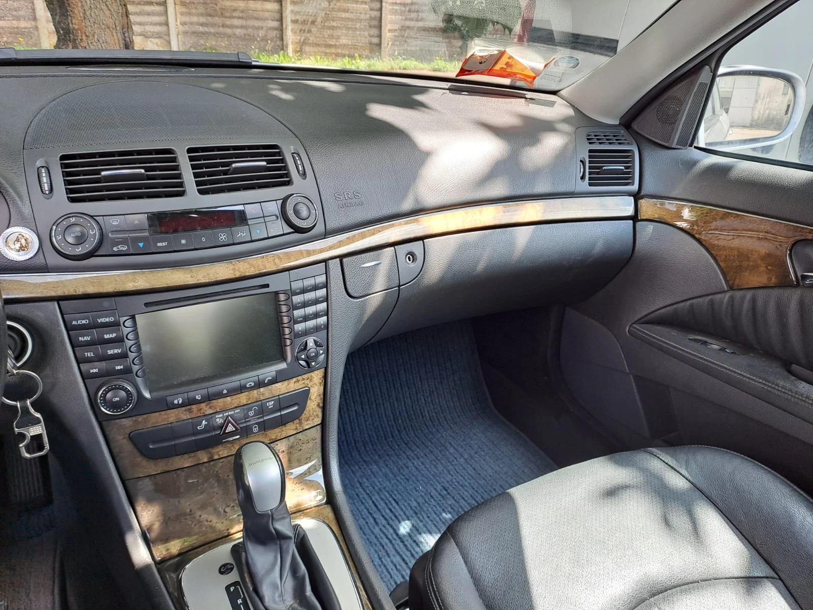 Mercedes-Benz E 320  - изображение 7