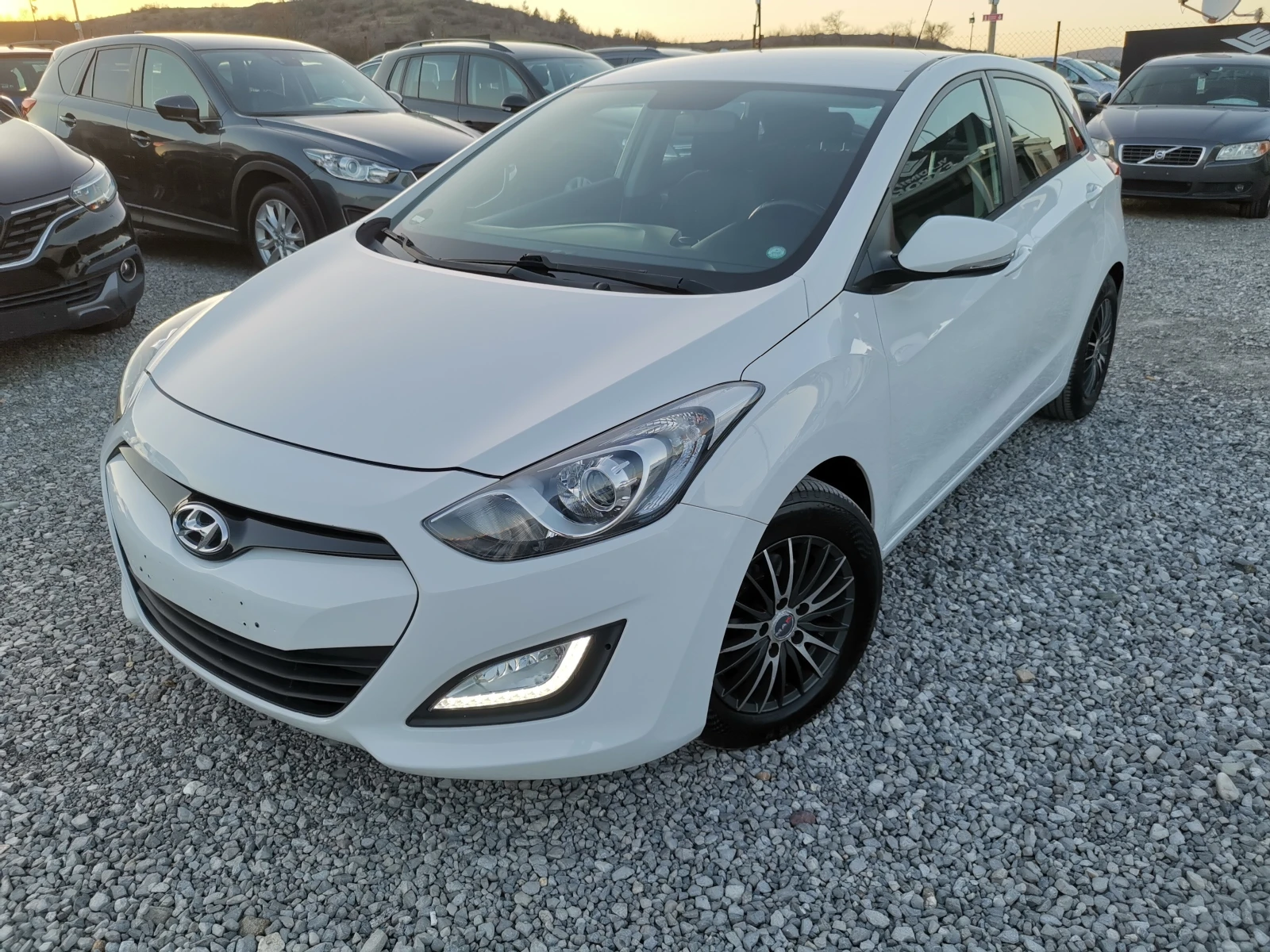 Hyundai I30 1.6d Auto TOP!, снимка 5 - Автомобили и джипове - 53828716