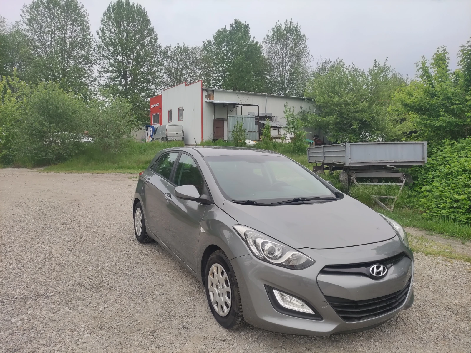 Hyundai I30 1.4 като нов 6ск . 108000км