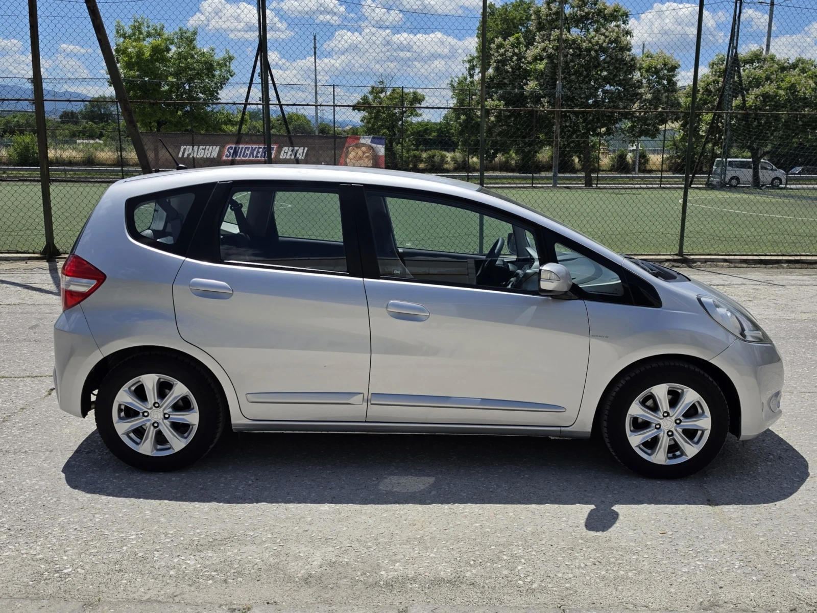 Honda Jazz 1.4 Първи собственик Пълна история в ХОНДА 8 гуми , снимка 4 - Автомобили и джипове - 54907224