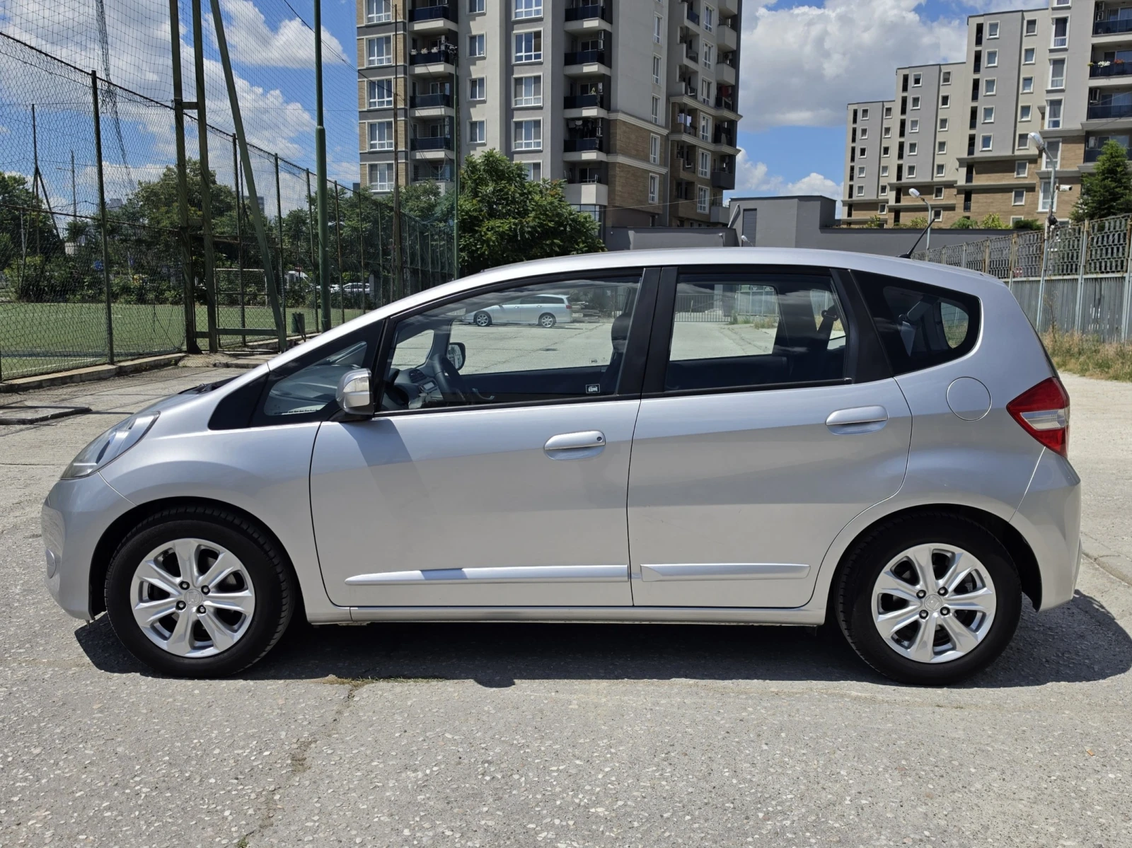 Honda Jazz 1.4 Първи собственик Пълна история в ХОНДА 8 гуми , снимка 8 - Автомобили и джипове - 54907224