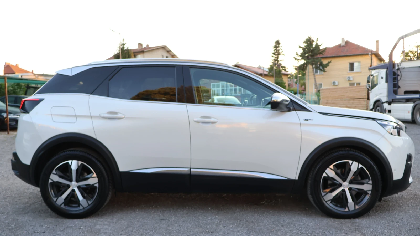 Peugeot 3008 GT- line 2.0HDI 181КС. EAT8 Keyless Distronic, снимка 4 - Автомобили и джипове - 55236734