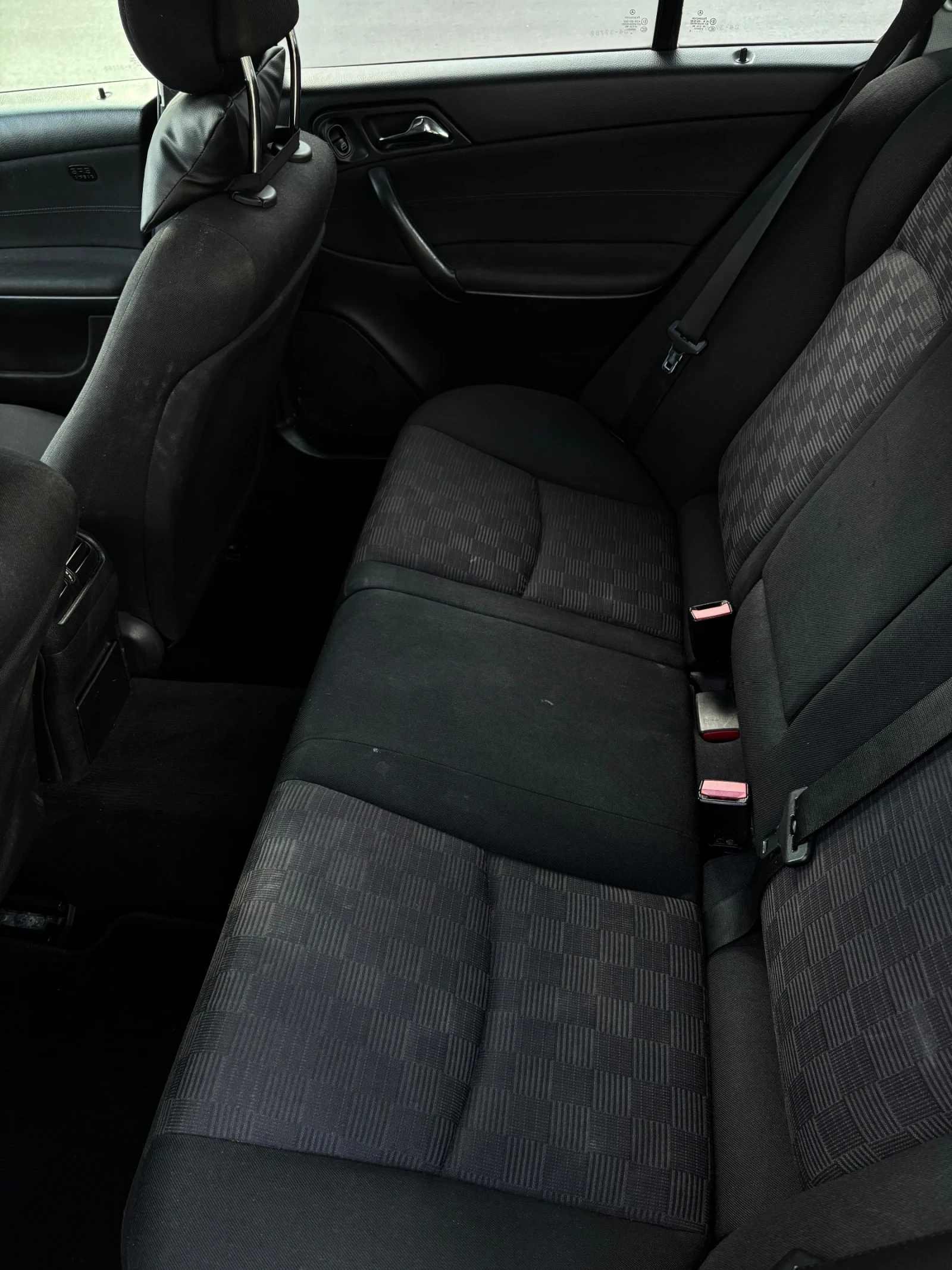 Mercedes-Benz C 200, снимка 8 - Автомобили и джипове - 55283422