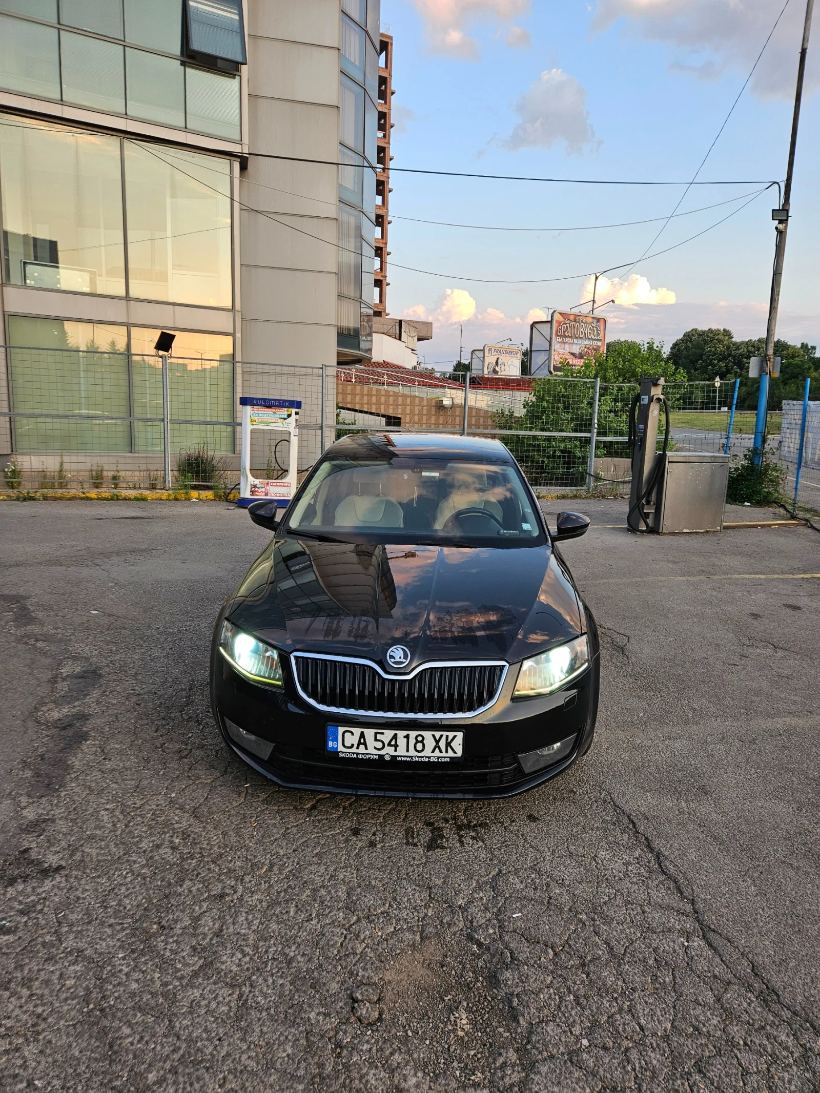 Skoda Octavia, снимка 2 - Автомобили и джипове - 55986346