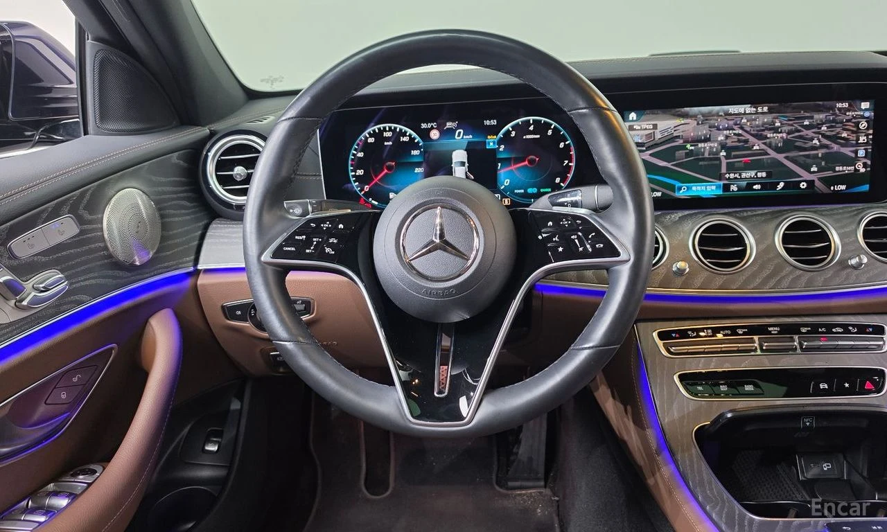 Mercedes-Benz E 350 4MATIC* BURMESTER* ОБДУХВАНЕ* ДИСТРОНИК* ХЕДЪП* 36, снимка 6 - Автомобили и джипове - 55725730