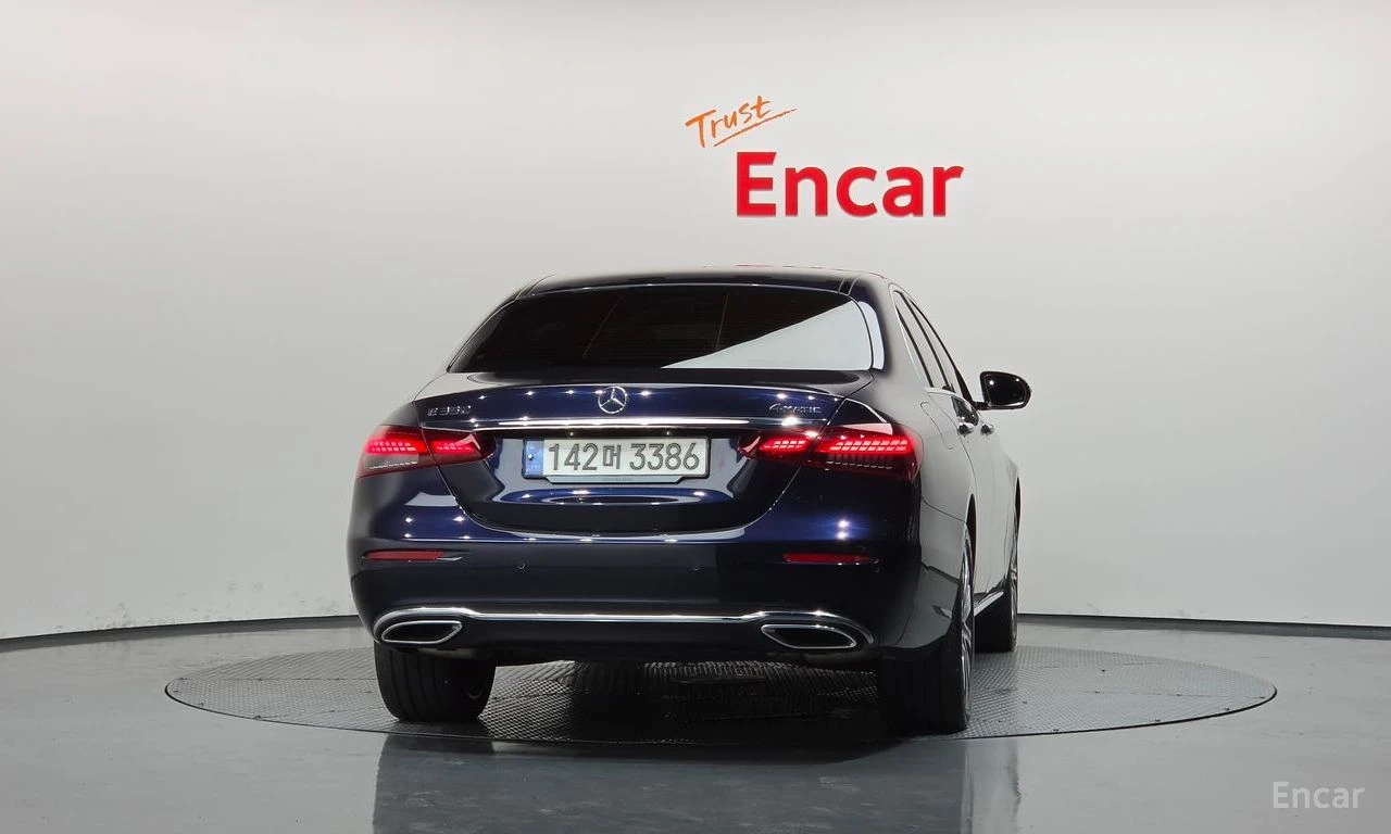 Mercedes-Benz E 350 4MATIC* BURMESTER* ОБДУХВАНЕ* ДИСТРОНИК* ХЕДЪП* 36, снимка 4 - Автомобили и джипове - 55725730
