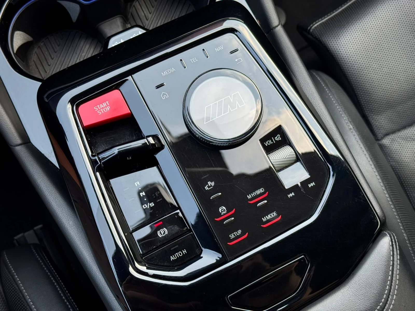 BMW M5 G90 * B&W* Carbon* Ultimate , снимка 16 - Автомобили и джипове - 56228394