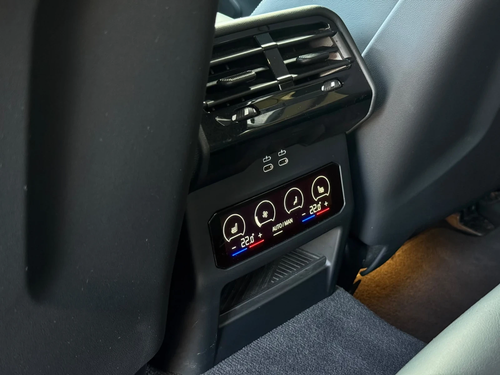 BMW M5 G90 * B&W* Carbon* Ultimate , снимка 10 - Автомобили и джипове - 56228394