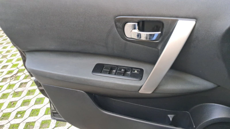 Nissan Qashqai 2.0i 7-местна LPG, снимка 12 - Автомобили и джипове - 52401557