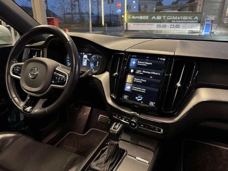 Volvo XC60 2.0D AWD R-design* FULL, снимка 9 - Автомобили и джипове - 53124904