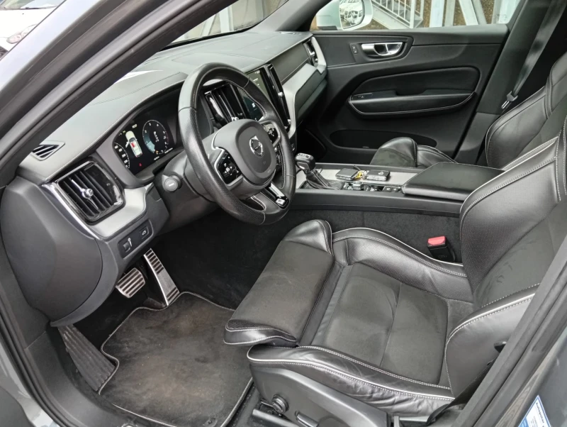 Volvo XC60 2.0D AWD R-design* FULL, снимка 10 - Автомобили и джипове - 53124904