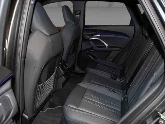 Audi Q5 2.0 TFSI Quattro = S-line = Гаранция, снимка 11 - Автомобили и джипове - 55001284
