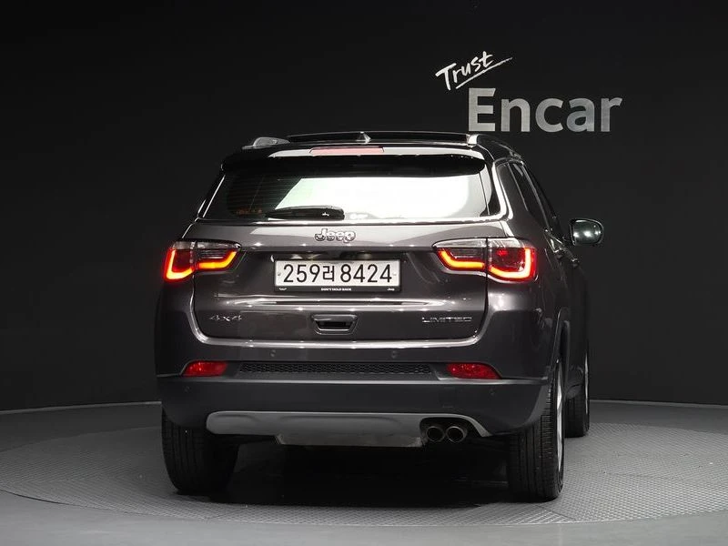 Jeep Compass 2.4 Limitied AWD| 180к.с.| ВКЛ.ТЕХНОТЕСТ, снимка 4 - Автомобили и джипове - 55563337