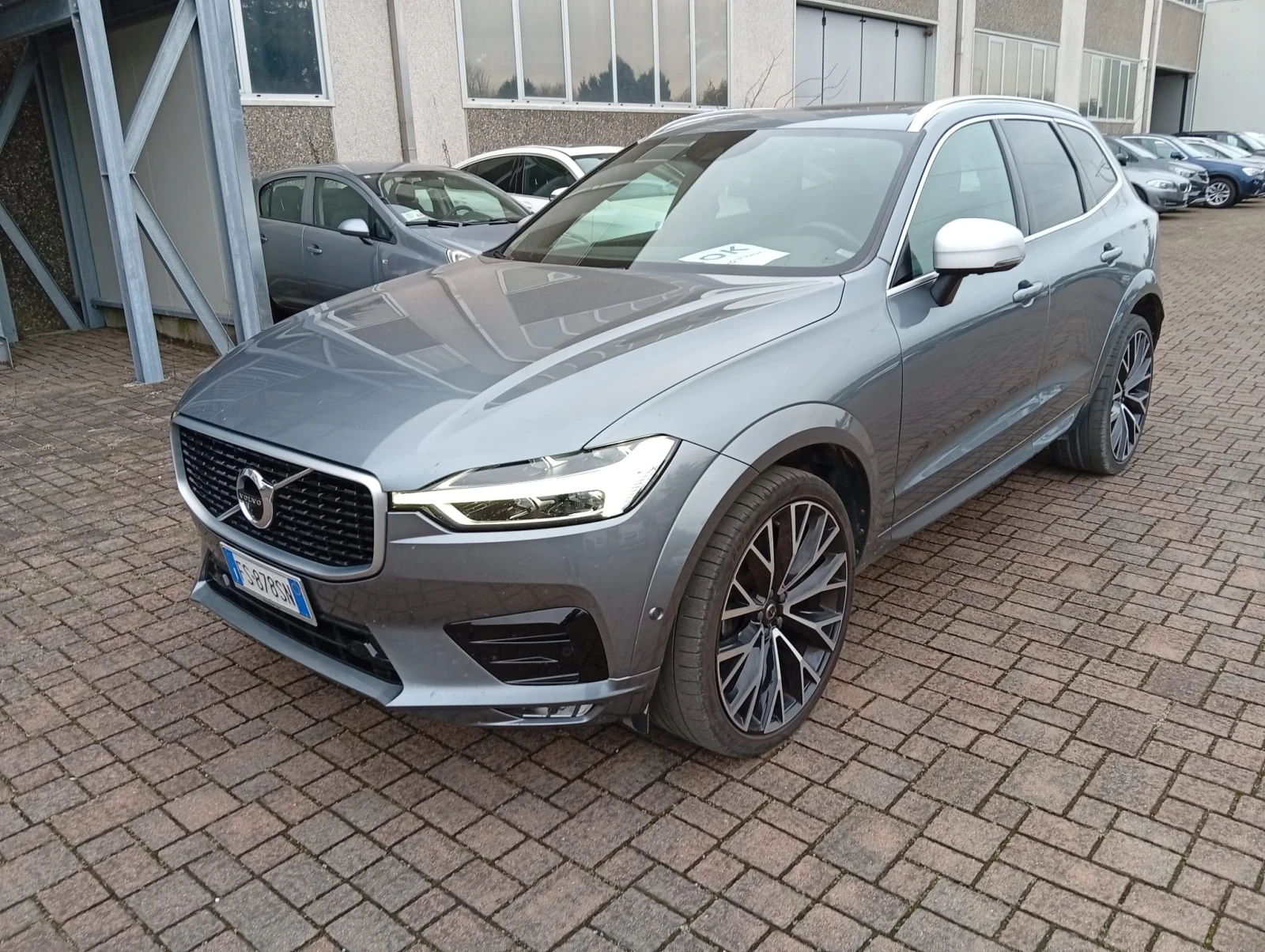 Volvo XC60 2.0D AWD R-design* FULL, снимка 1