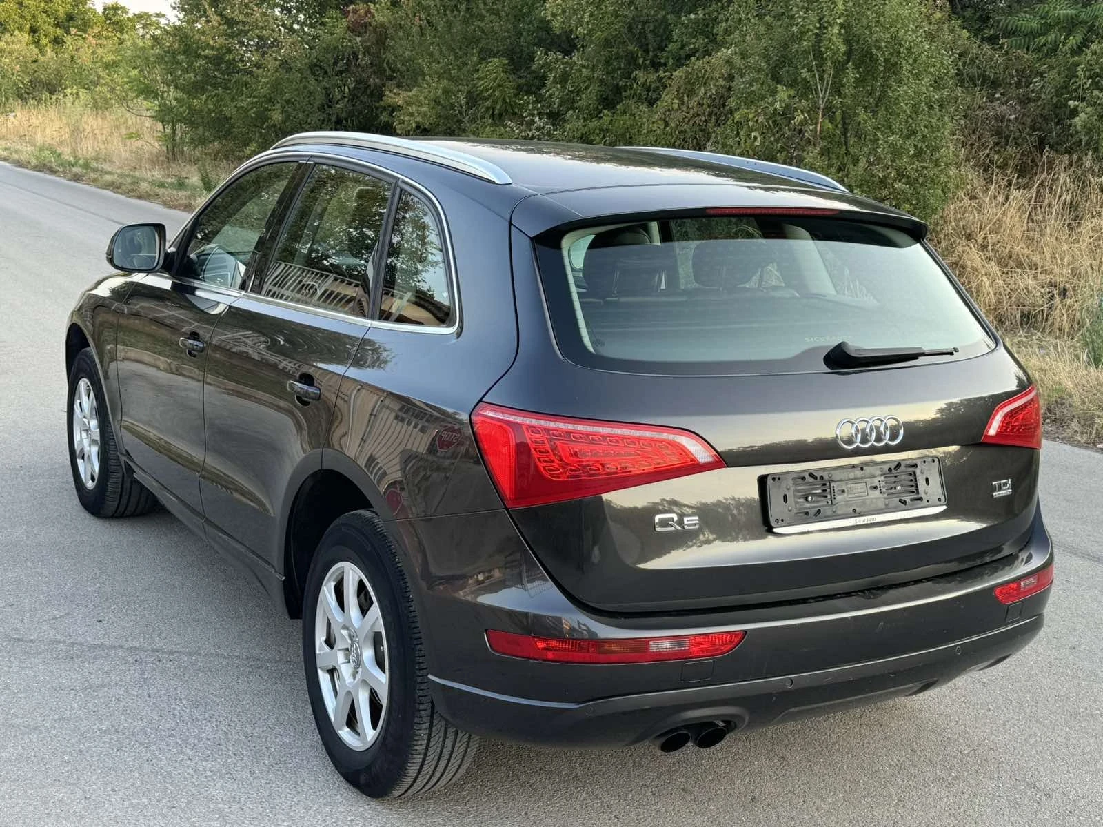 Audi Q5  2.0TDI-170к.с/4х4/АВТОМАТИК/КОЖА/ПОДГРЕВ! - изображение 5