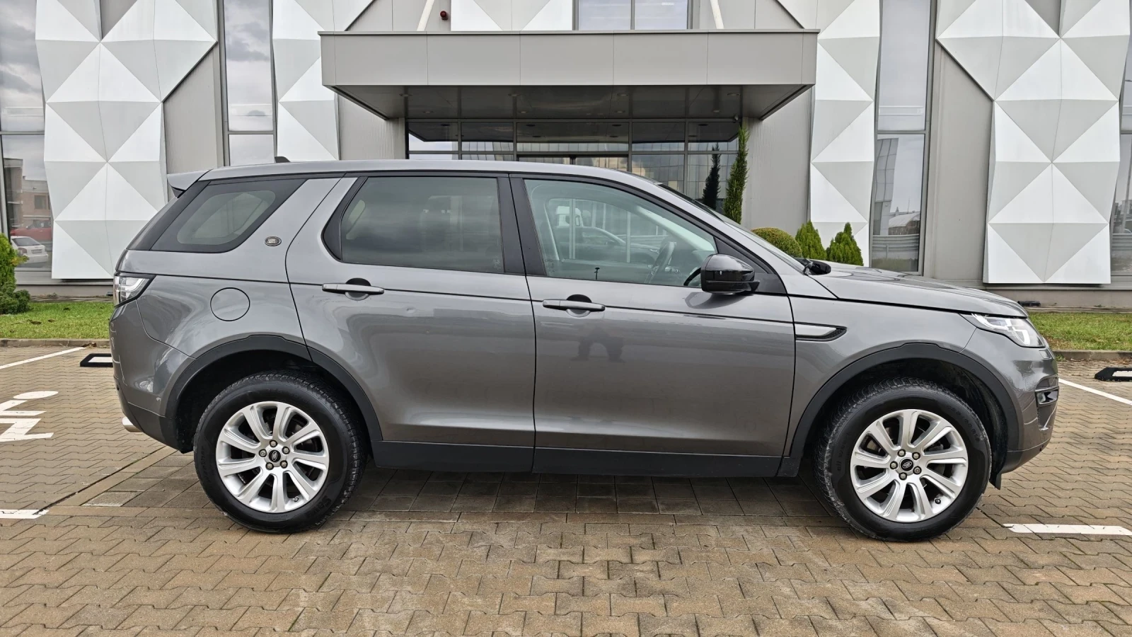 Land Rover Discovery Sport 2.0d - изображение 6