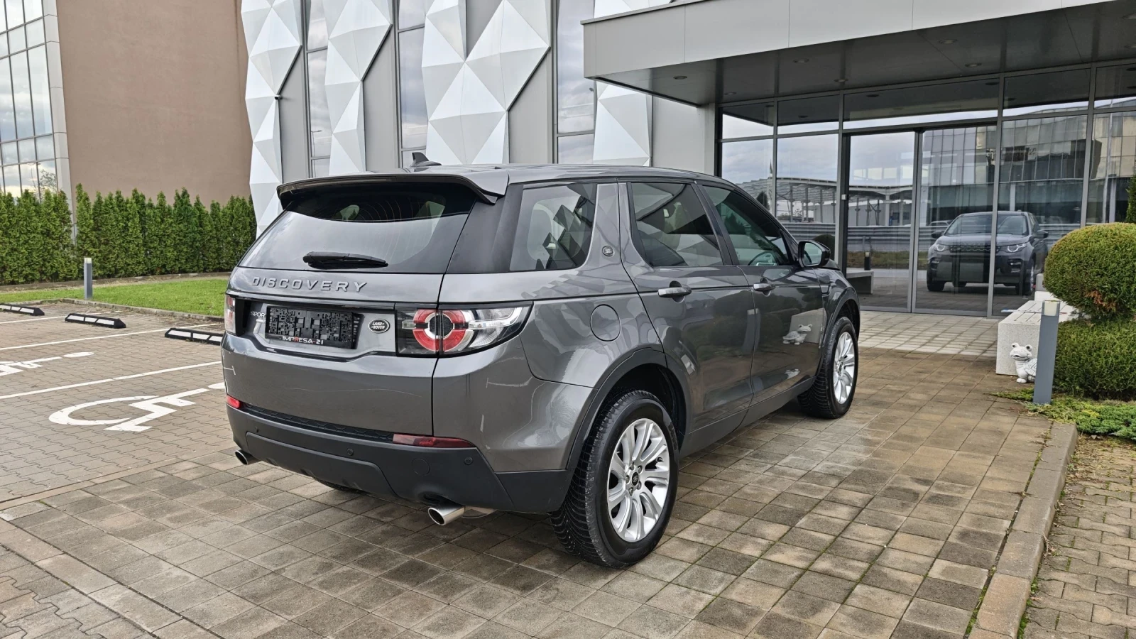 Land Rover Discovery Sport 2.0d - изображение 4