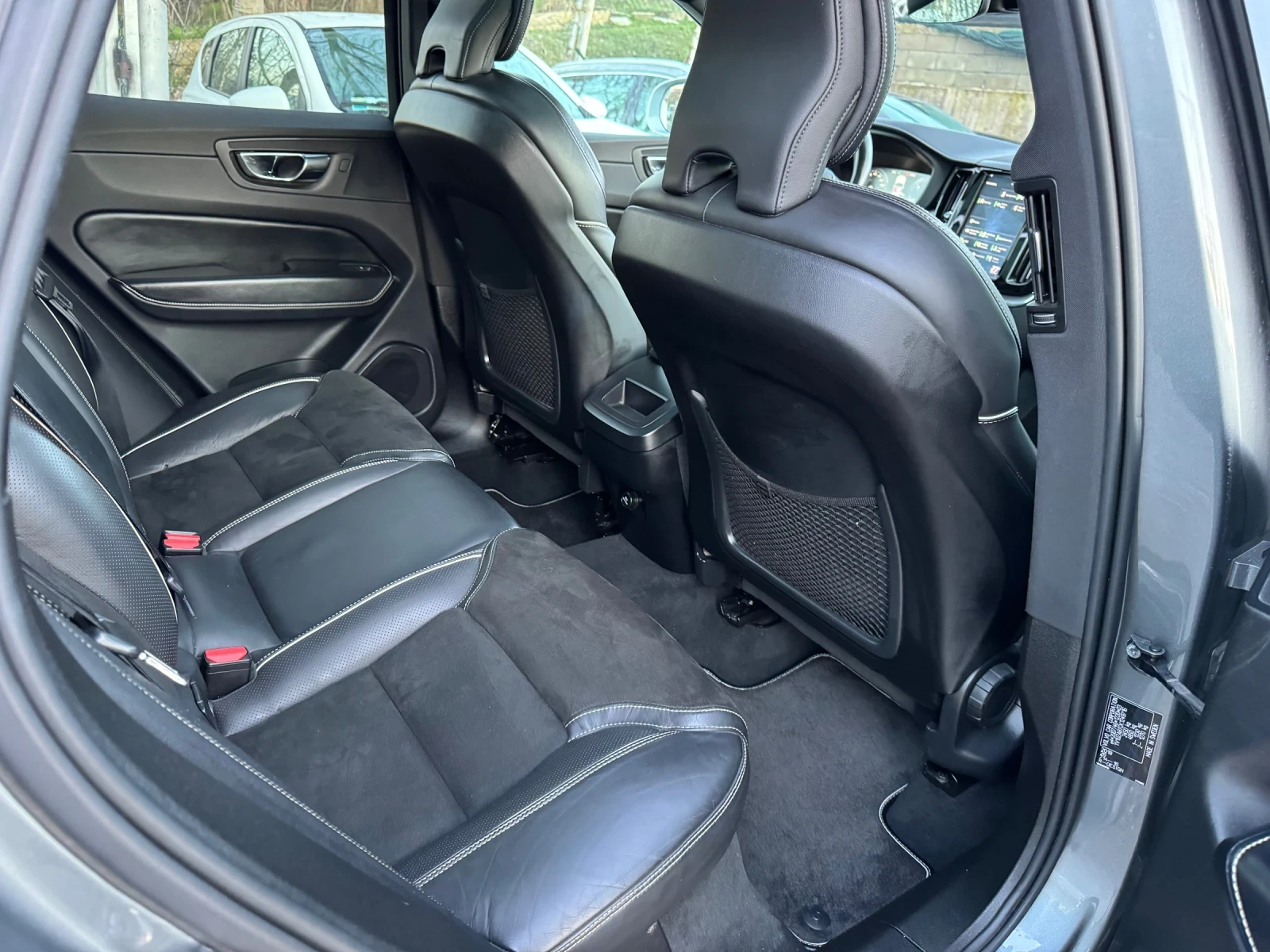 Volvo XC60 2.0D AWD R-design* FULL | Mobile.bg � ����������� 12