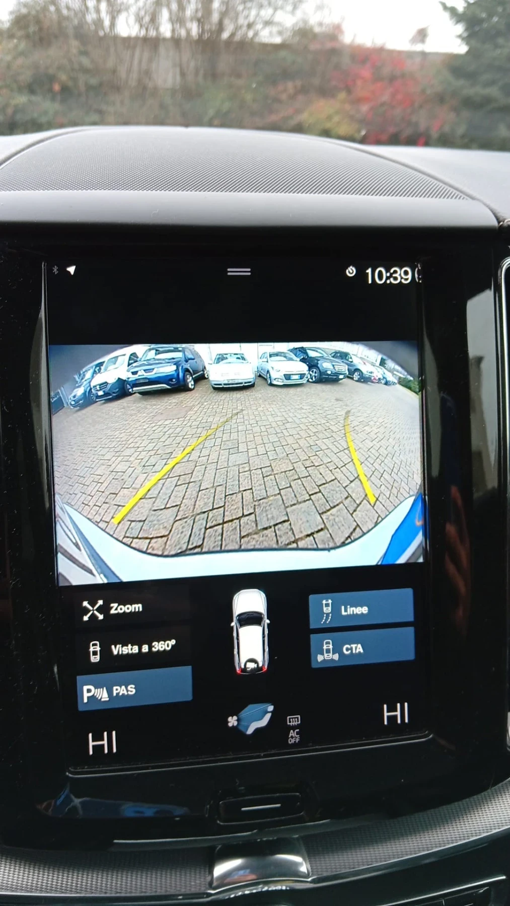 Volvo XC60 2.0D AWD R-design* FULL - изображение 8