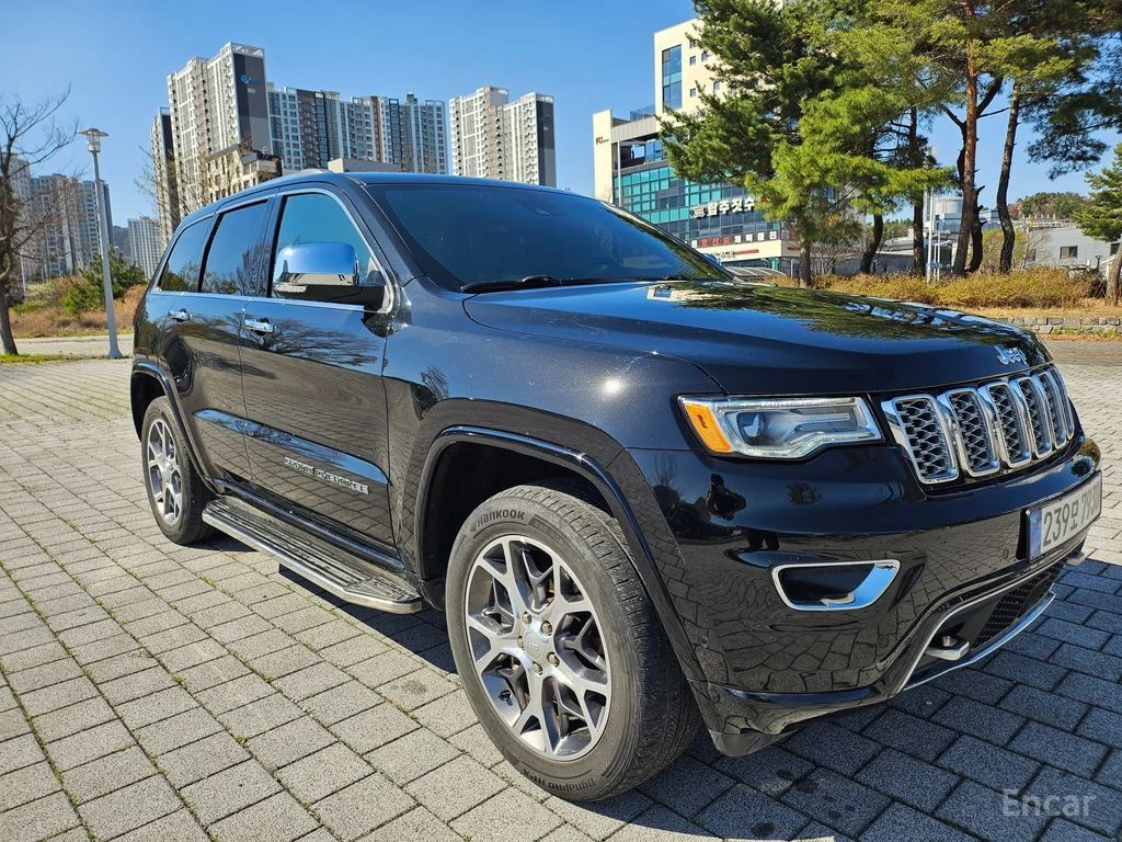 Jeep Grand cherokee 3.6* V6* 8ZF* OVERLAND* ДИСТРОНИК* ОБДУХВАНЕ* КАМЕ