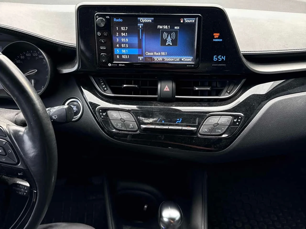 Toyota C-HR * XLE * CARFAX * ОПЦИЯ ЗА ФИНАНСИРАНЕ, снимка 9 - Автомобили и джипове - 54963602