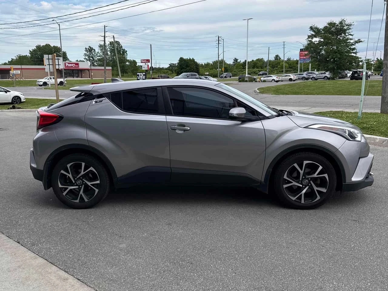 Toyota C-HR * XLE * CARFAX * ОПЦИЯ ЗА ФИНАНСИРАНЕ, снимка 3 - Автомобили и джипове - 54963602