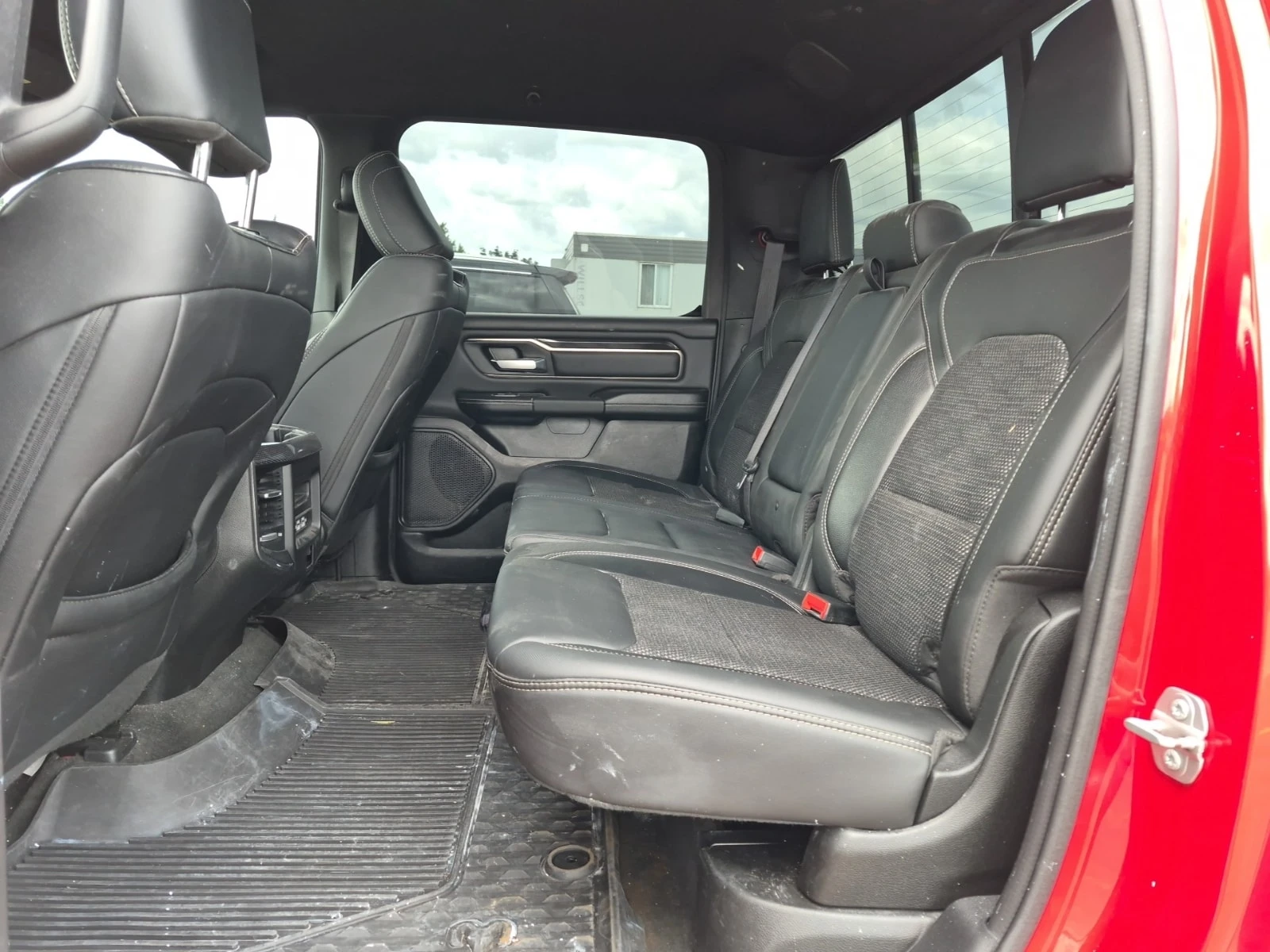 Dodge RAM 1500  Sport / ПЪРВИ СОБСТВЕНИК / БЕЗ ИНЦИДЕНТИ , снимка 3 - Автомобили и джипове - 55876006