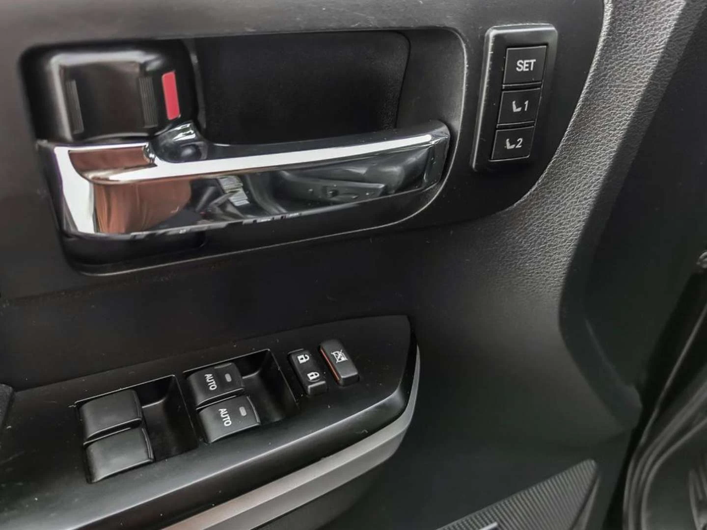 Toyota Tundra, снимка 17 - Автомобили и джипове - 56020997